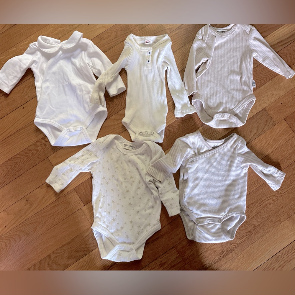 Primary, H&M, Emily & Oliver cream, white, beige bodysuits bundle of 5